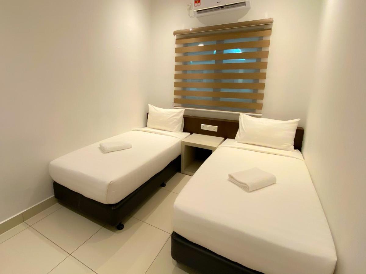 Az Hotel & Serviced Apartments لابوان المظهر الخارجي الصورة